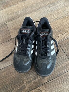 adidas Samba Low-Top Sneakers in Black & White